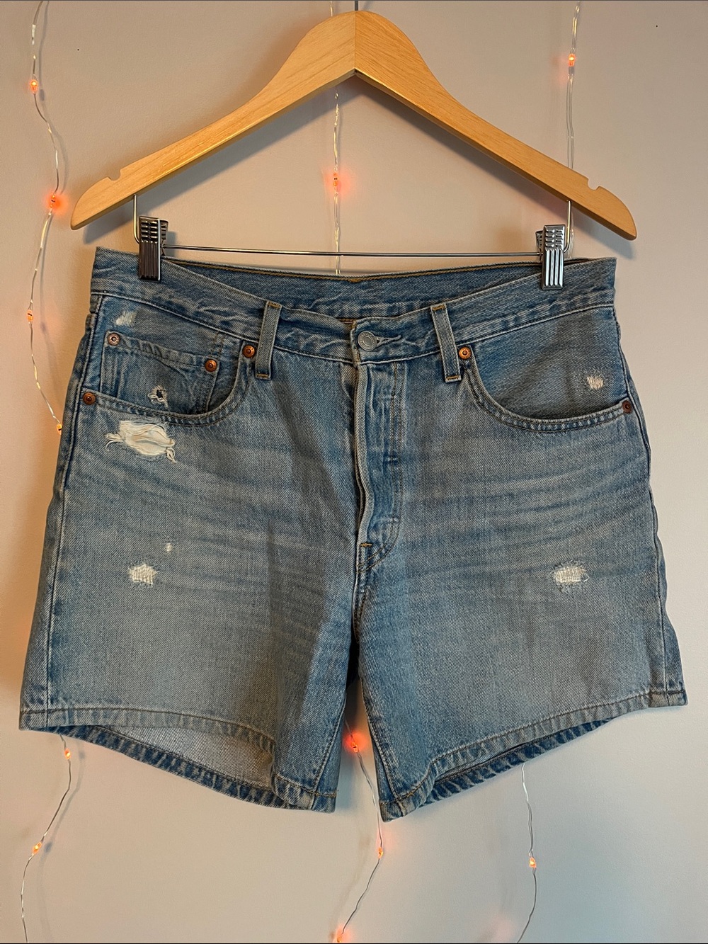 Classic Distressed Levis Denim - Light Blue
